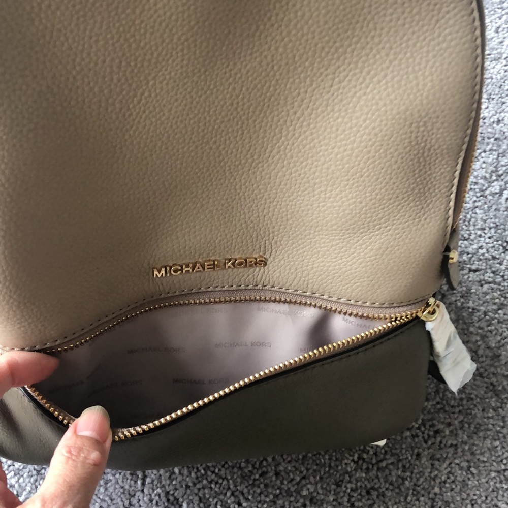 Michael Kors backpack - Picture 6 of 12